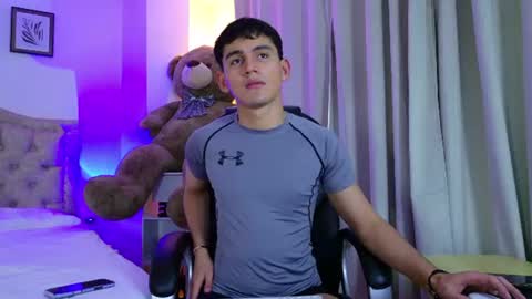 Esteban online show from 06.10.26