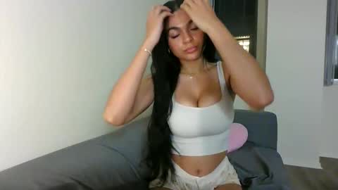 Snapshot of esteemaexo chatting on 03.23.26 Estee online show from 03.23.26