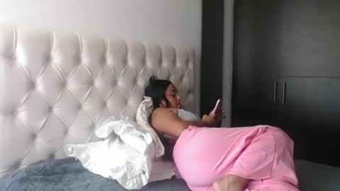 Snapshot of estefi1073162 chatting on 03.05.25 valeria online show from 03.05.25