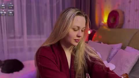 Estella online show from 05.11.26