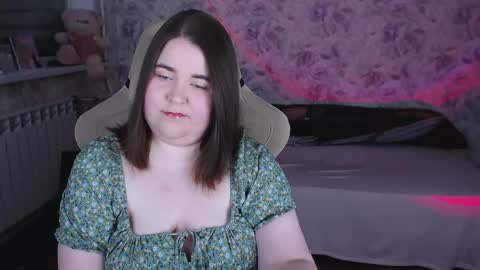 estelle_hicks online show from 04.18.26