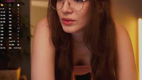 Ester online show from 11.04.25