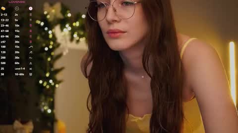 Snapshot of ester_hill chatting on 12.17.25 Ester online show from 12.17.25