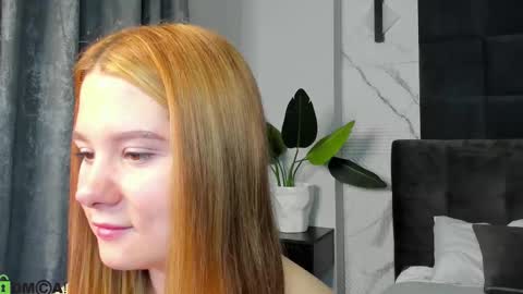 Ester online show from 09.28.25