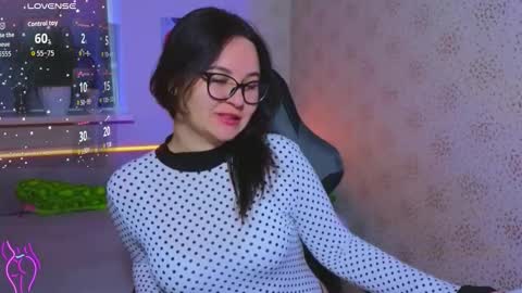 EsterPlayful online show from 10.27.25