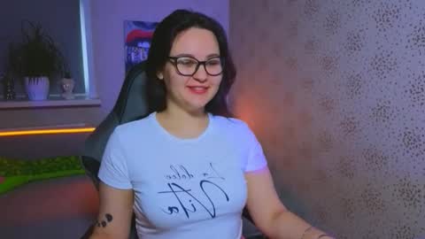 EsterPlayful online show from 11.07.25