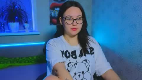 EsterPlayful online show from 11.18.25