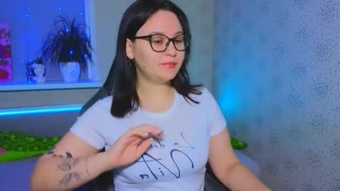 EsterPlayful online show from 11.28.25