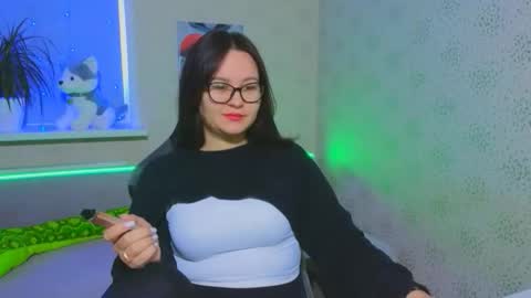 EsterPlayful online show from 12.14.25