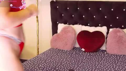 Esthera   online show from 09.20.25