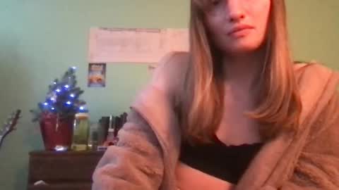 Esther Grey online show from 12.28.24