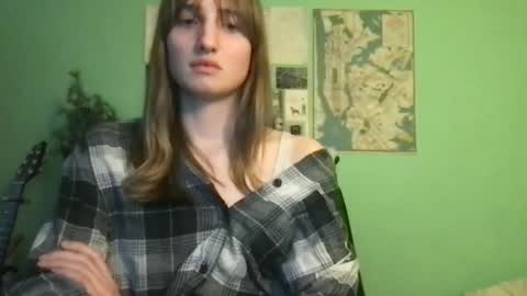 Esther Grey online show from 02.01.25