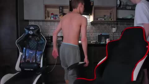 LOUIS online show from 02.05.26