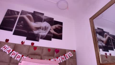 Snapshot of estrella_hanks_ chatting on 02.18.25 Estrella online show from 02.18.25