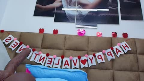 Snapshot of estrella_hanks_ chatting on 02.19.25 Estrella online show from 02.19.25