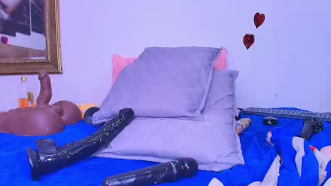 Snapshot of estrella_hanks_ chatting on 02.22.25 Estrella online show from 02.22.25