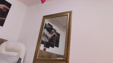 Snapshot of estrella_hanks_ chatting on 02.27.25 Estrella online show from 02.27.25