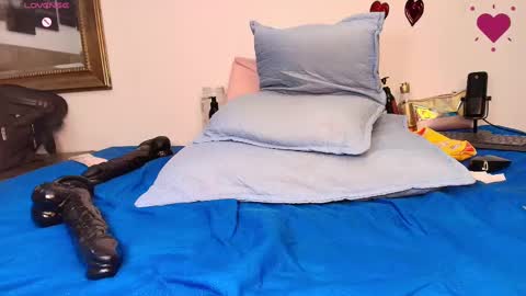 Snapshot of estrella_hanks_ chatting on 03.05.25 Estrella online show from 03.05.25