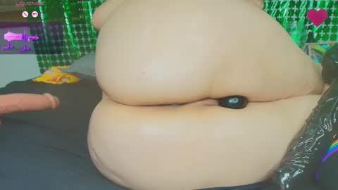 Snapshot of estrella_hanks_ chatting on 03.12.25 Estrella online show from 03.12.25