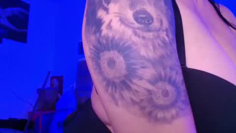 Snapshot of estrella_hanks_ chatting on 09.12.25 Estrella online show from 09.12.25