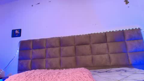 Snapshot of estrella_hanks_ chatting on 09.24.25 Estrella online show from 09.24.25