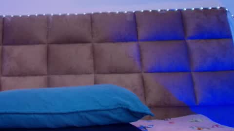 Snapshot of estrella_hanks_ chatting on 10.02.25 Estrella online show from 10.02.25