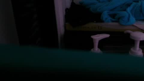 Snapshot of estrella_hanks_ chatting on 10.04.25 Estrella online show from 10.04.25