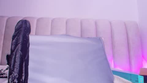 Snapshot of estrella_hanks_ chatting on 11.19.25 Estrella online show from 11.19.25