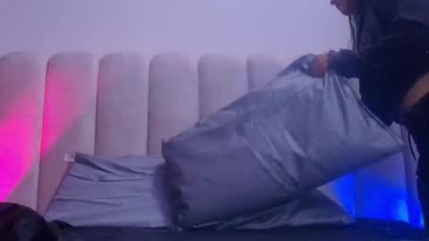 Snapshot of estrella_hanks_ chatting on 11.22.25 Estrella online show from 11.22.25