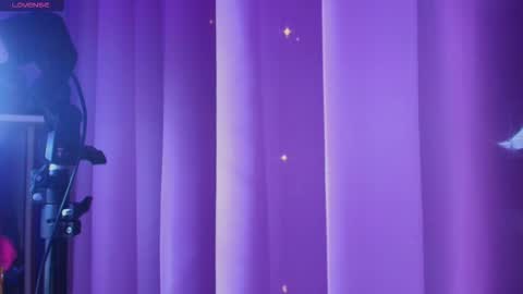 Snapshot of estrella_hanks_ chatting on 02.26.26 Estrella online show from 02.26.26