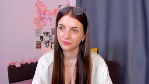 Anna  online show from 04.30.26