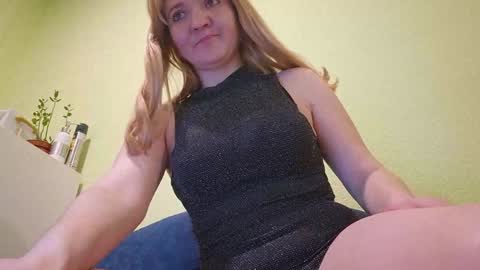 Snapshot of estrellawalters chatting on 02.04.25 estrellawalters online show from 02.04.25