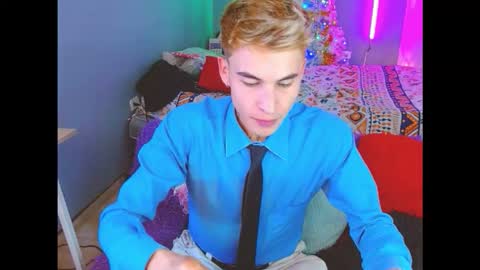 Snapshot of estrellita__jordan chatting on 12.16.25 JORDAN online show from 12.16.25