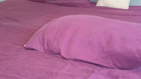 Snapshot of eternaldevotion chatting on 01.22.25 AA online show from 01.22.25