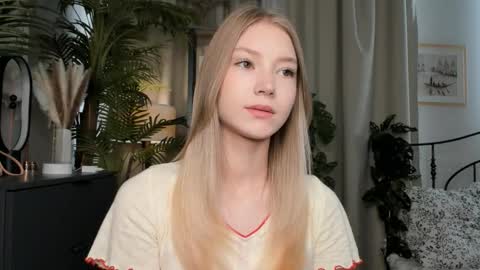 Snapshot of eternity_cuite chatting on 09.14.25 Natalie online show from 09.14.25