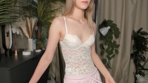 Snapshot of eternity_cuite chatting on 10.15.25 Natalie online show from 10.15.25
