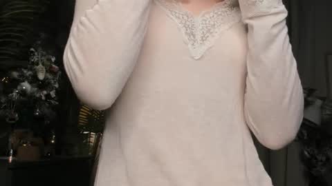 Natalie online show from 12.22.25