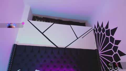 ethaancox online show from 10.02.25