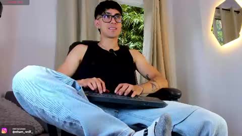 etham_wolf1 online show from 08.08.26