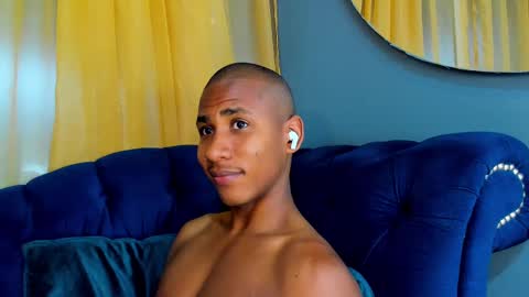 King Ethan online show from 03.12.25