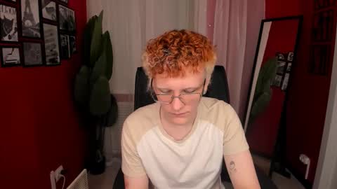 Snapshot of ethan_miltons chatting on 11.30.25 Ethan online show from 11.30.25