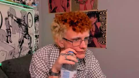 Snapshot of ethan_miltons chatting on 12.05.25 Ethan online show from 12.05.25