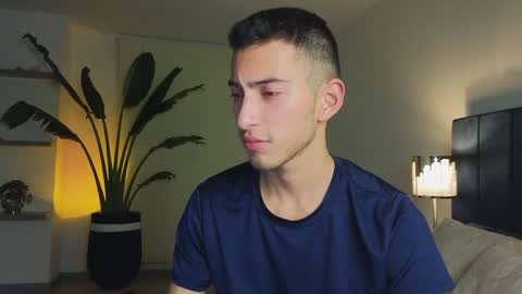 Snapshot of ethan_skiny_ chatting on 12.12.24 Joan online show from 12.12.24