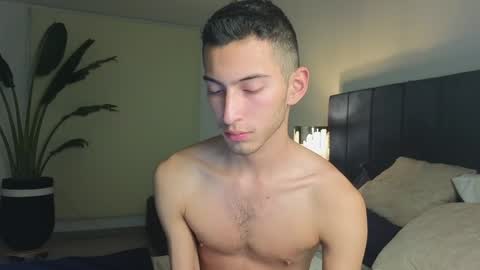 Snapshot of ethan_skiny_ chatting on 12.13.24 Joan online show from 12.13.24