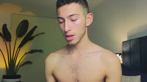 Snapshot of ethan_skiny_ chatting on 12.15.24 Joan online show from 12.15.24