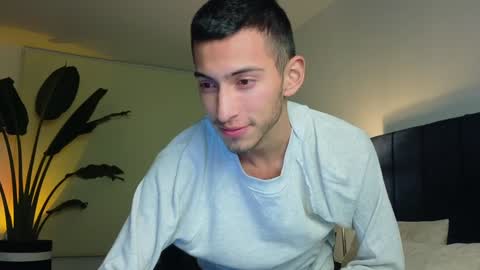 Snapshot of ethan_skiny_ chatting on 12.21.24 Joan online show from 12.21.24