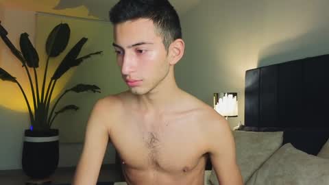 Snapshot of ethan_skiny_ chatting on 12.27.24 Joan online show from 12.27.24