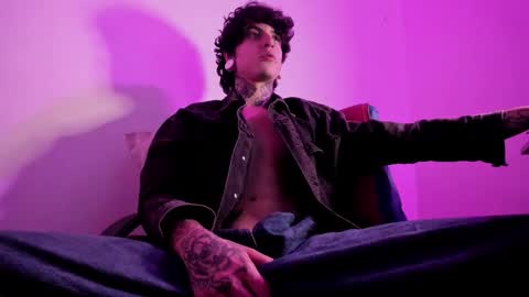 Snapshot of ethan_sykes chatting on 09.22.25 Ethan sykes online show from 09.22.25