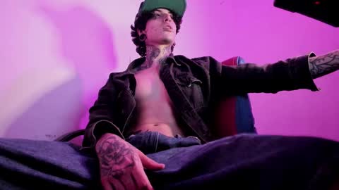 Snapshot of ethan_sykes chatting on 09.25.25 Ethan sykes online show from 09.25.25