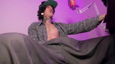 Snapshot of ethan_sykes chatting on 11.25.25 Ethan sykes online show from 11.25.25